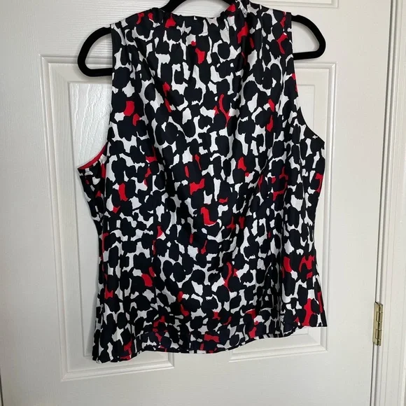 Per se black red and white patterned cinched tie neckline silk blouse | 16 - Picture 9 of 13